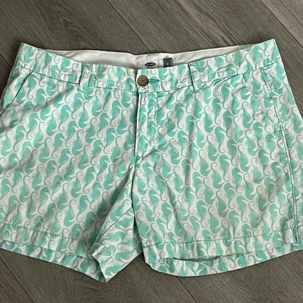 Old navy Shorts size 8 mint green Sea Horse